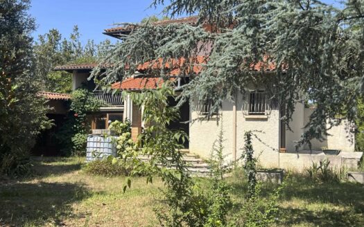 Maison de 193,7m2 sur un terrain de 2588m2
